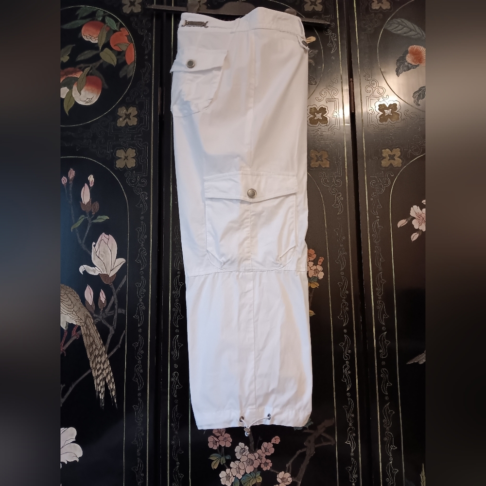 SPANNER Sport White Capris